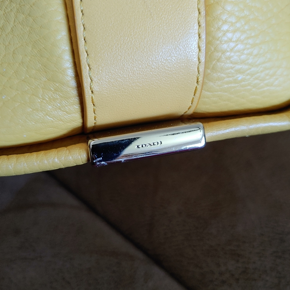 COACH Handbag Lemon Color 🍋 Love it 🍋 - Picture 8 of 10